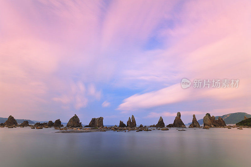 Hashidake岩和日落天空，日本，和歌山县，东室区，和歌山