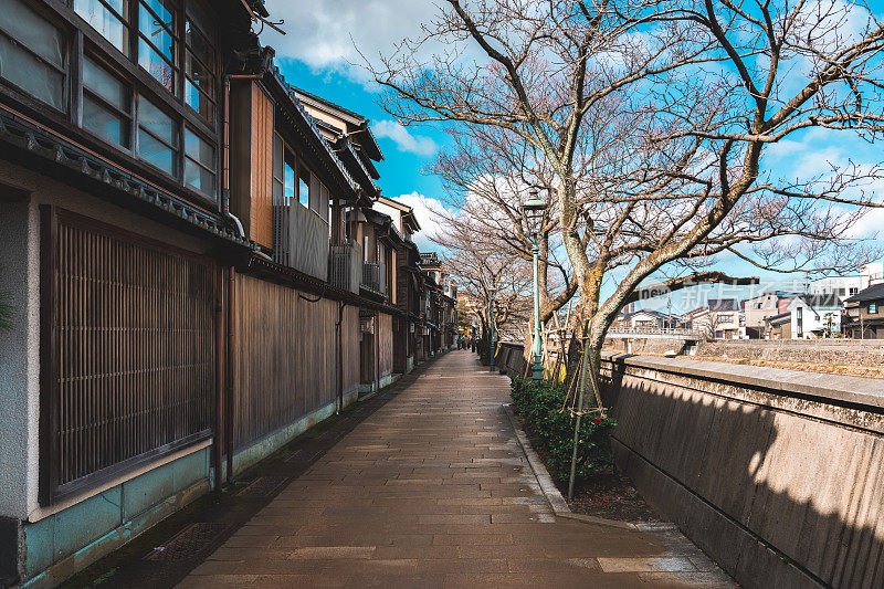 日本金泽东茶屋附近的浅那河