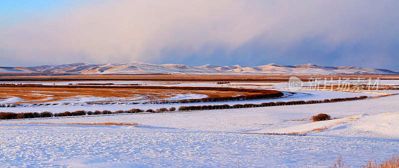 内蒙古呼伦贝尔草原雪景