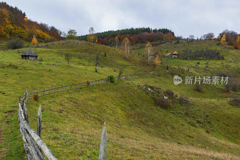 喀尔巴阡山脉秋季景观。