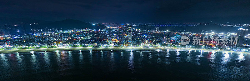 无人机拍摄的越南归仁夜景