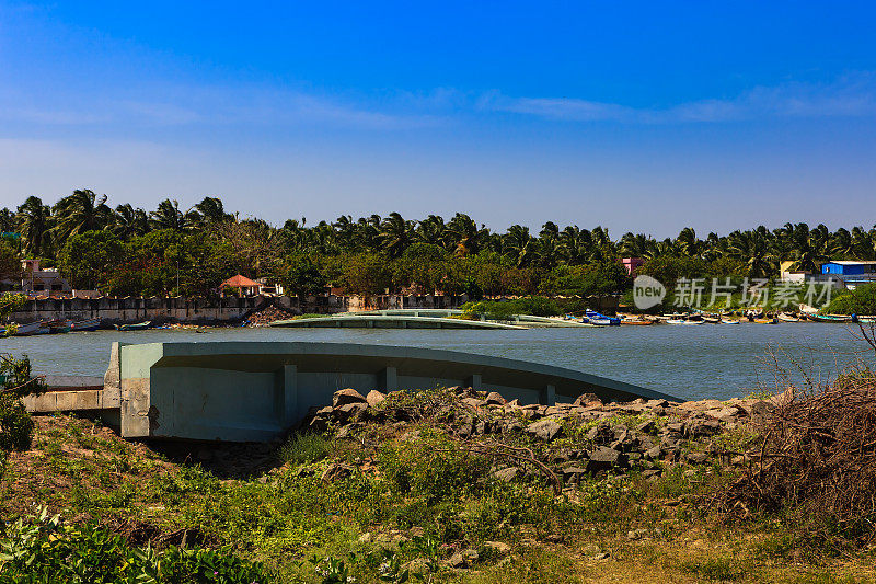 印度坎亚库马里——2004年的海啸摧毁了曼纳库迪大桥