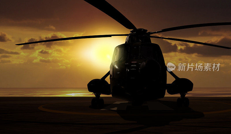 日落时，航母上的军用直升机