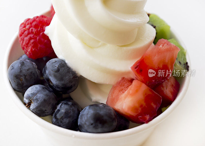 冻酸奶和水果