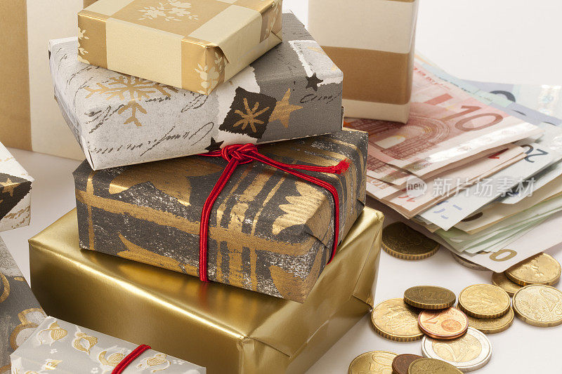 包装的礼物和欧元货币
