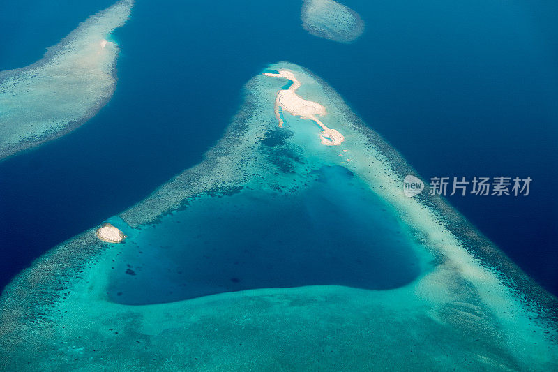 马尔代夫阿里环礁群岛鸟瞰图