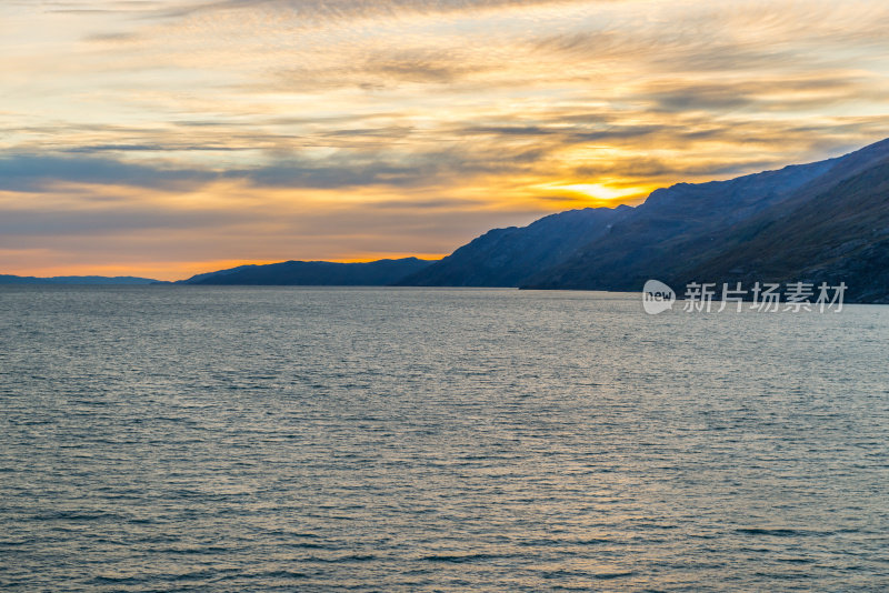 格陵兰峡湾拂晓