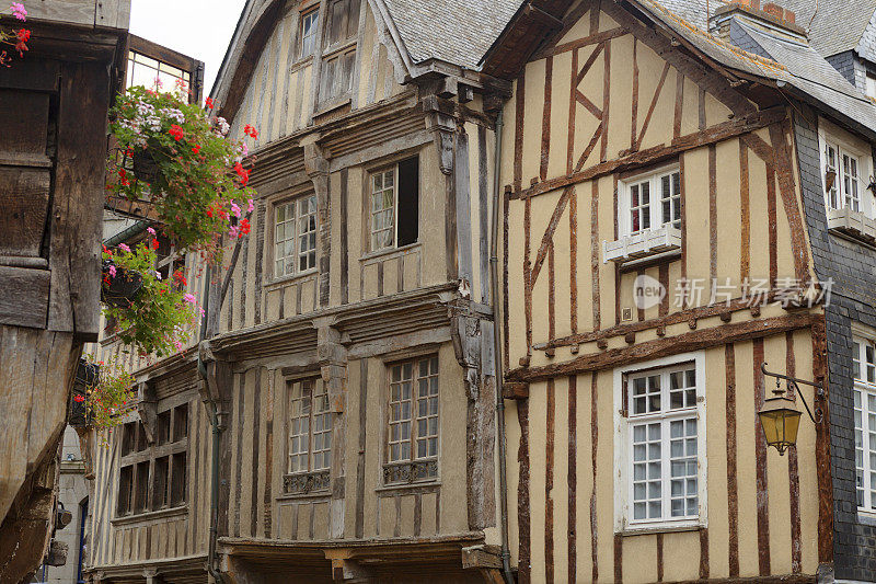 狄南的中世纪木结构房屋和建筑物