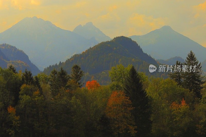 卡文德尔松林山，秋天的巴伐利亚阿尔卑斯山-富森和阿尔高-德国