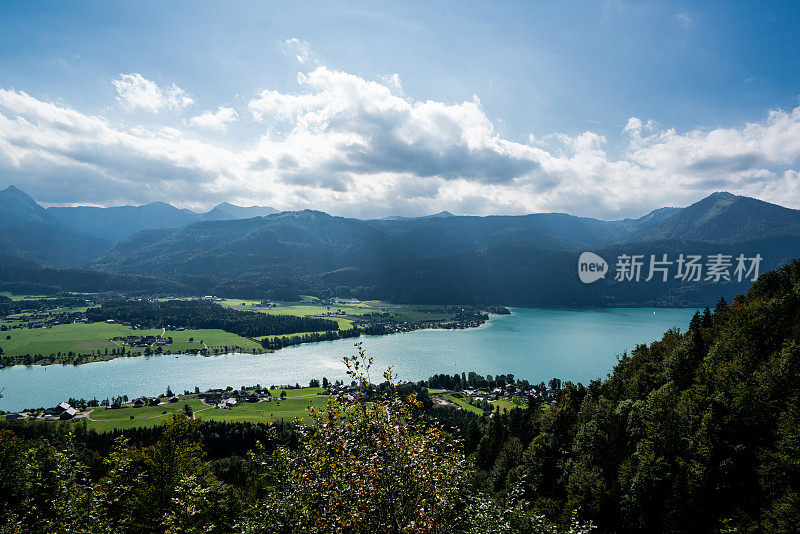 鸟瞰图沃尔夫冈湖从沙夫伯格，奥地利