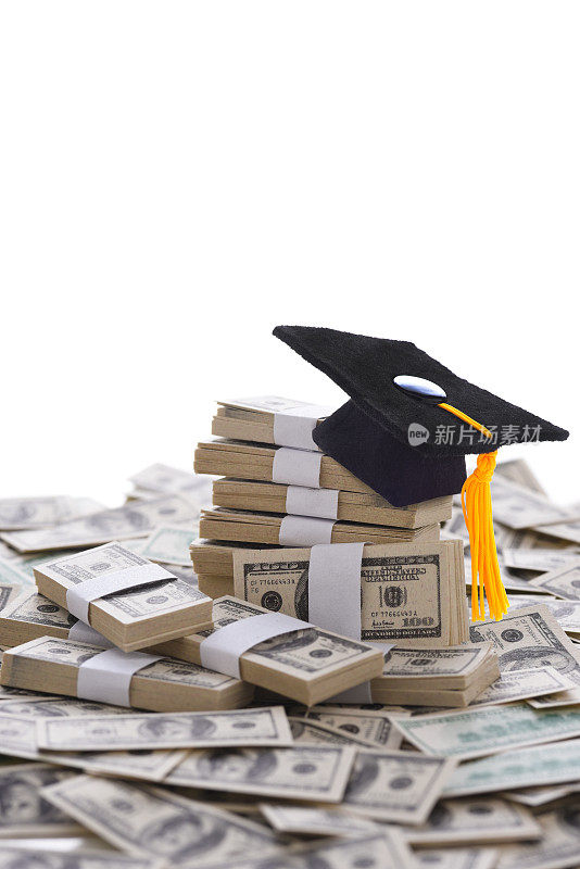 高等教育的高成本理念，学士学位上的金钱