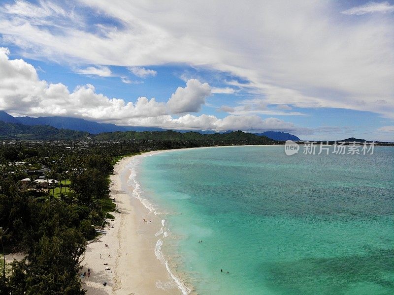 美国夏威夷瓦胡岛凯卢阿海滩的美丽鸟瞰图