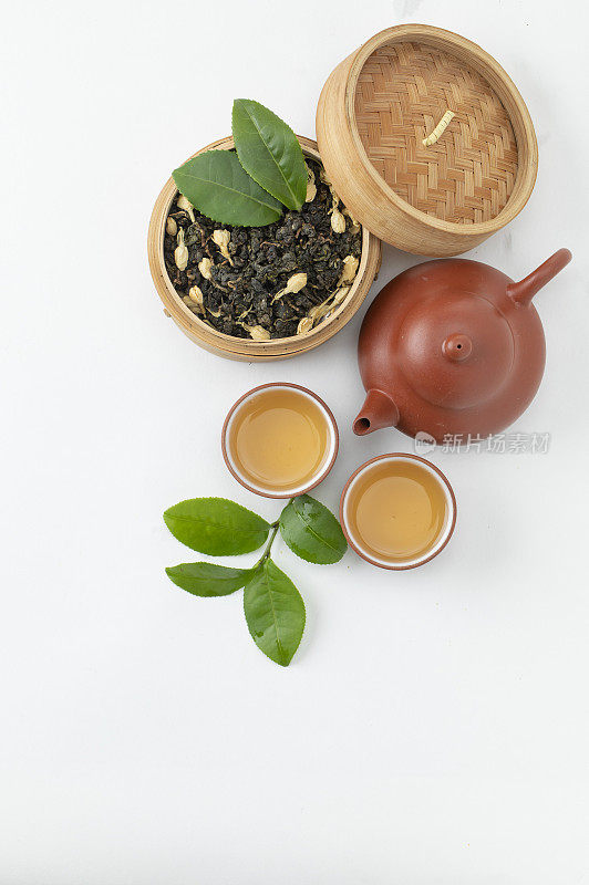 回甘的中国茶在一心二叶的茶业旁