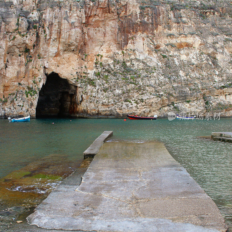 马耳他的内海和岩洞德韦拉戈佐