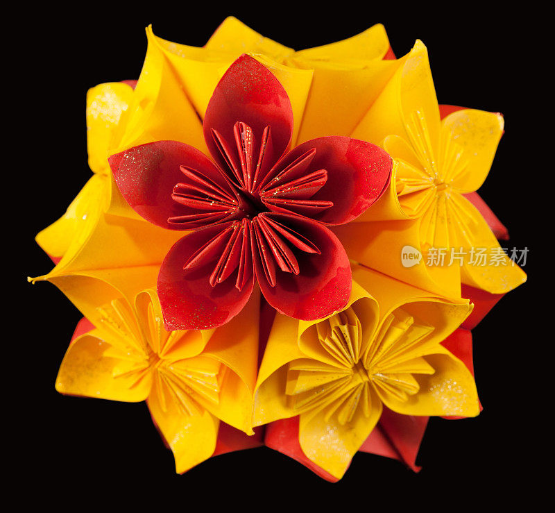 红色和黄色的kusudama