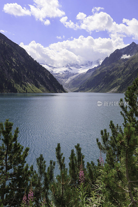 夏季的Schlegeis水库和齐勒taller阿尔卑斯山，泰洛，奥地利