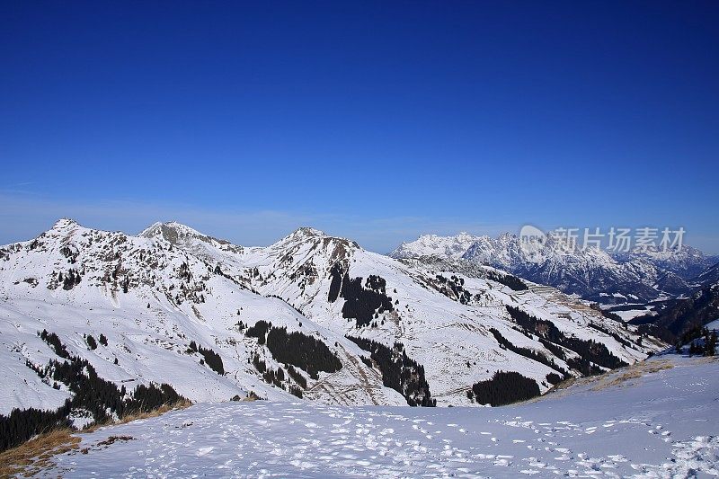 冬季奥地利萨尔巴赫马戏团滑雪胜地