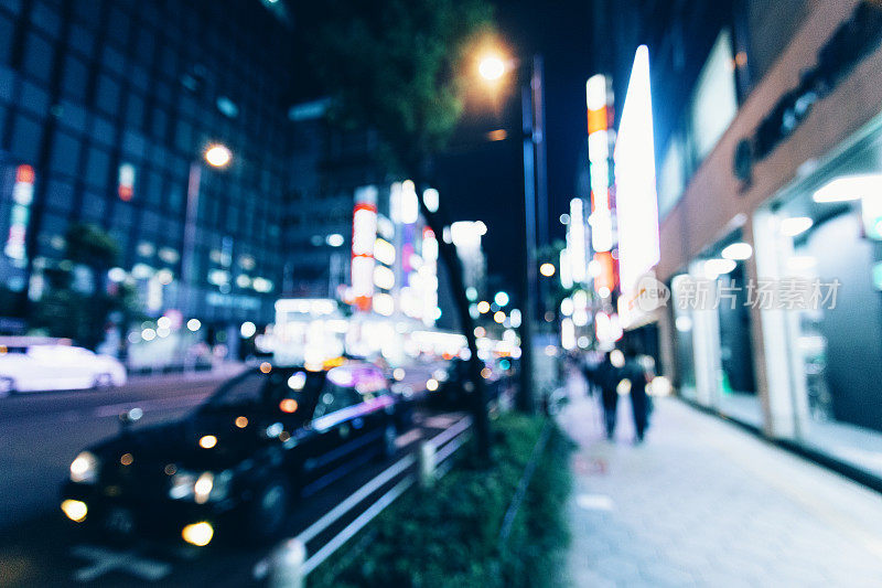 日本大阪街道的散焦夜景