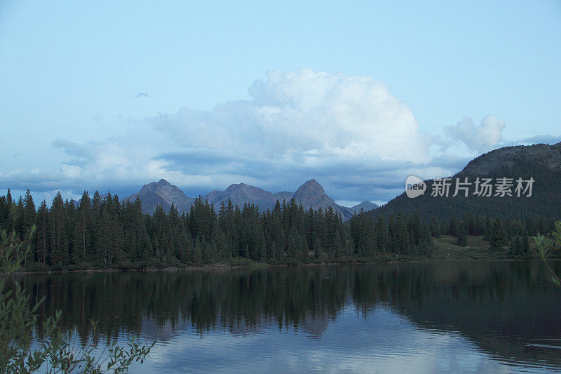 翻车鱼湖黎明圣胡安山