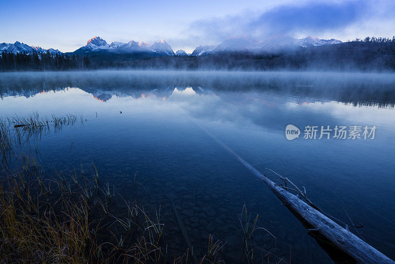 小红鱼湖的早晨