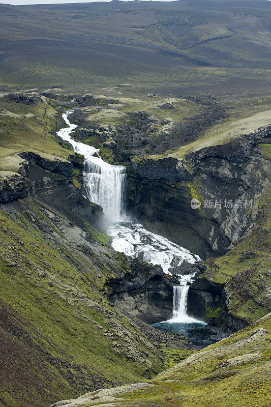 冰岛的埃尔杰加瀑布。