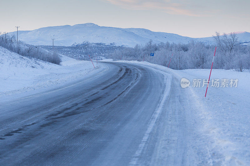 瑞典北部冬季的主要道路