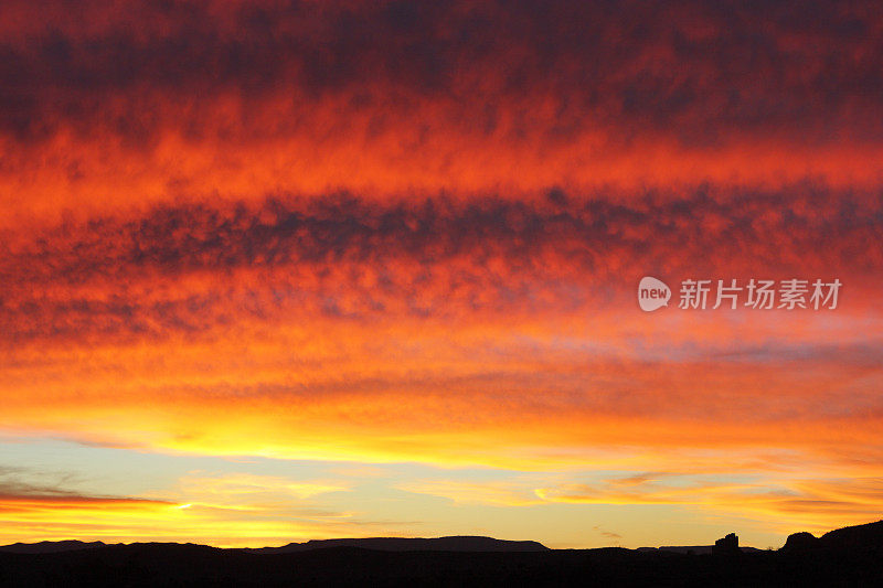 亚利桑那州日落云彩天空黄昏