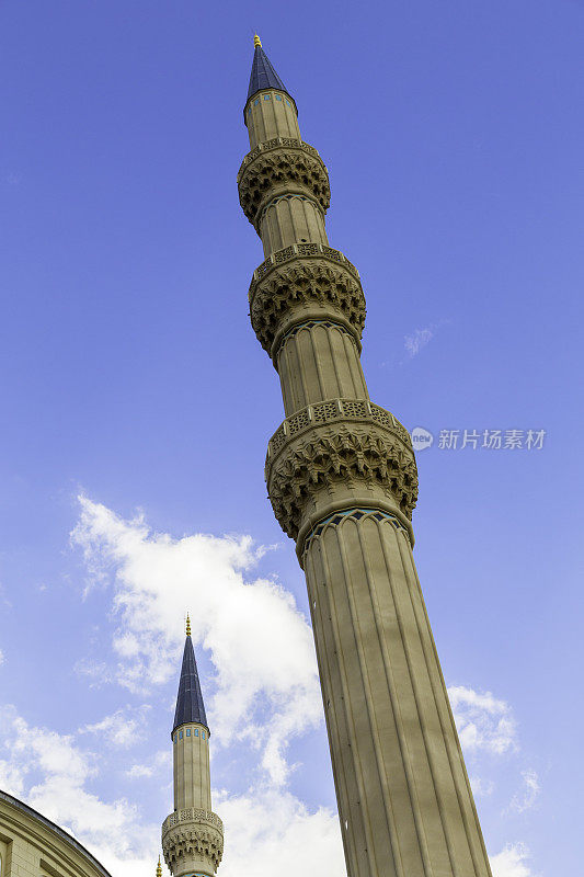 尼扎米耶清真寺塔