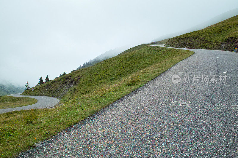 通往格兰登坳的山路