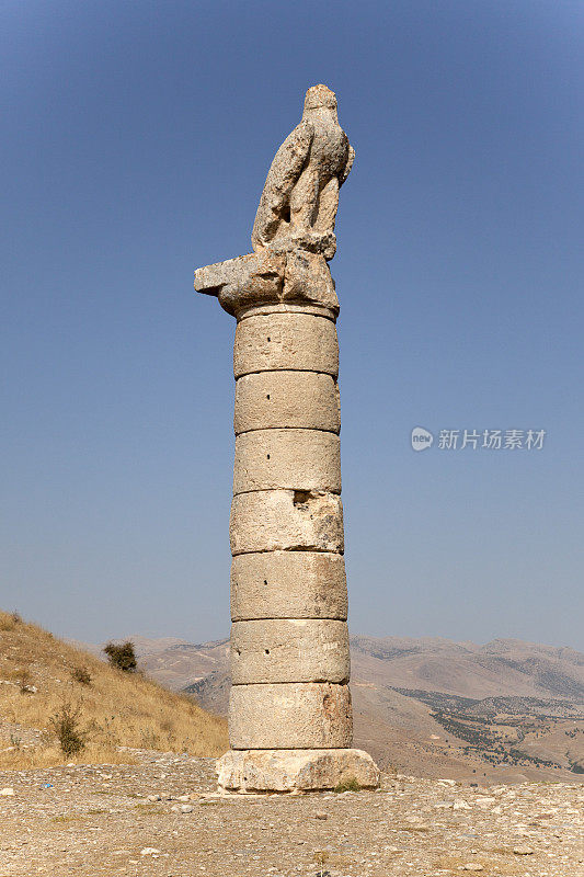 土耳其adiyaman的nenrud山的鹰墓