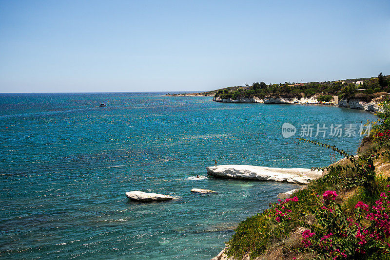 风景海湾附近总督的海滩，在拉纳卡和利马索尔之间，塞浦路斯