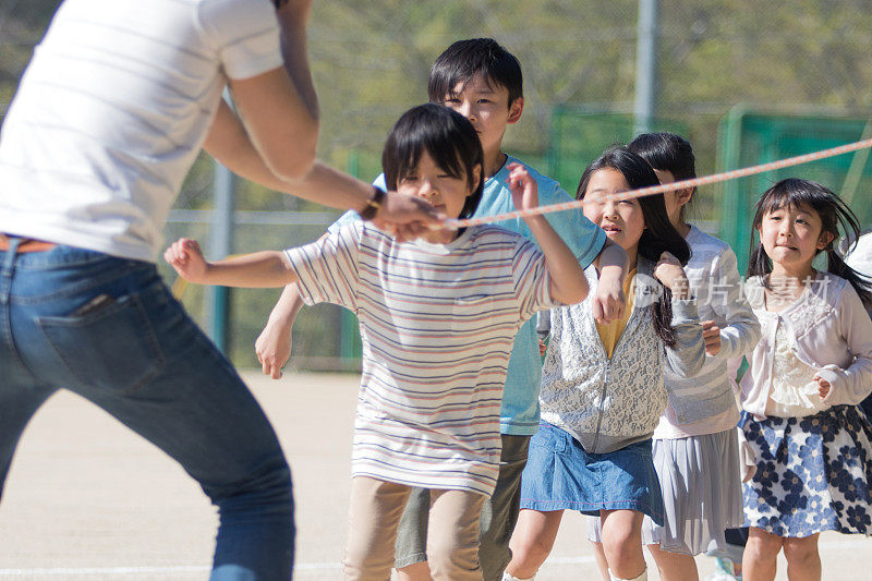 小学生跳绳