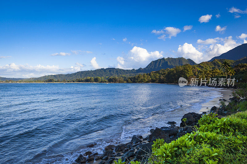 夏威夷瓦胡岛上的孤独海湾