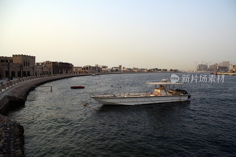 阿联酋迪拜河上的小船