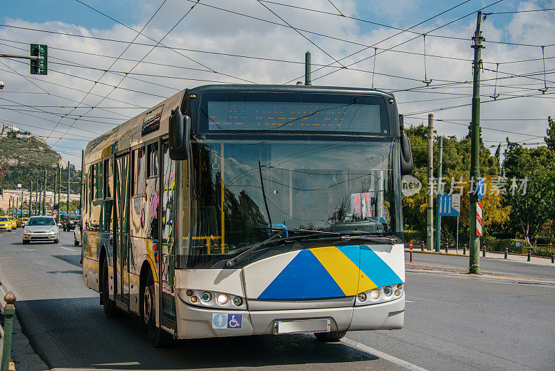 希腊雅典的城市公交车