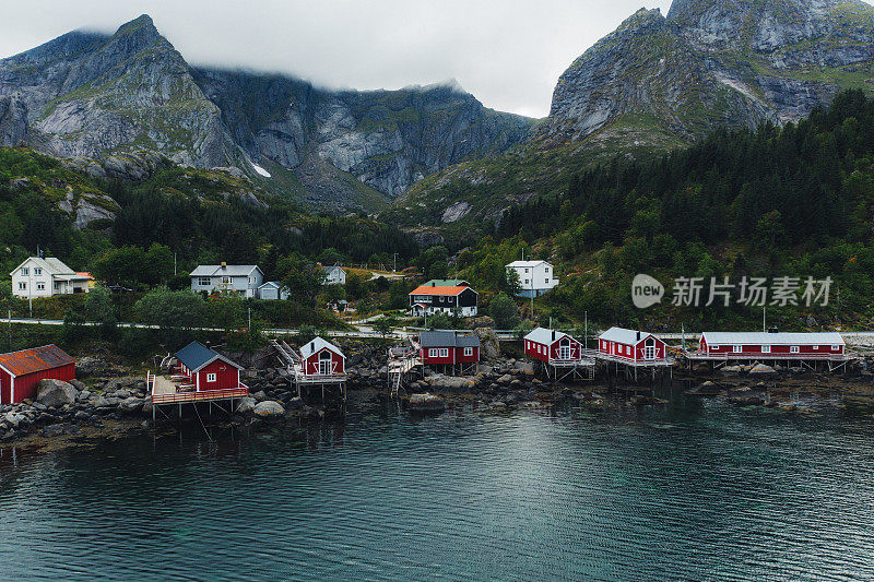 罗浮敦群岛渔村鸟瞰图