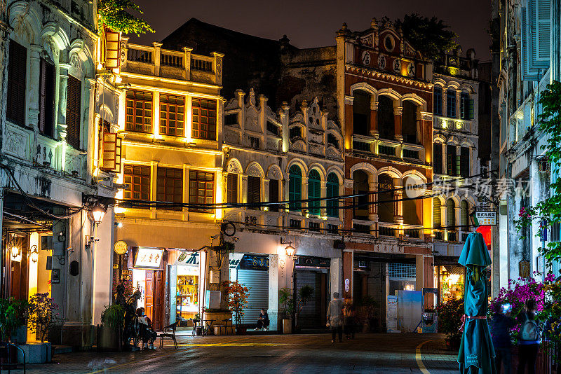 七楼或中山老街，美丽的风景，夜光与殖民建筑在海口老城中国海南