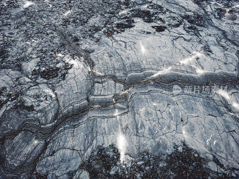 冰岛的黑色火山岩，冷却后的熔岩