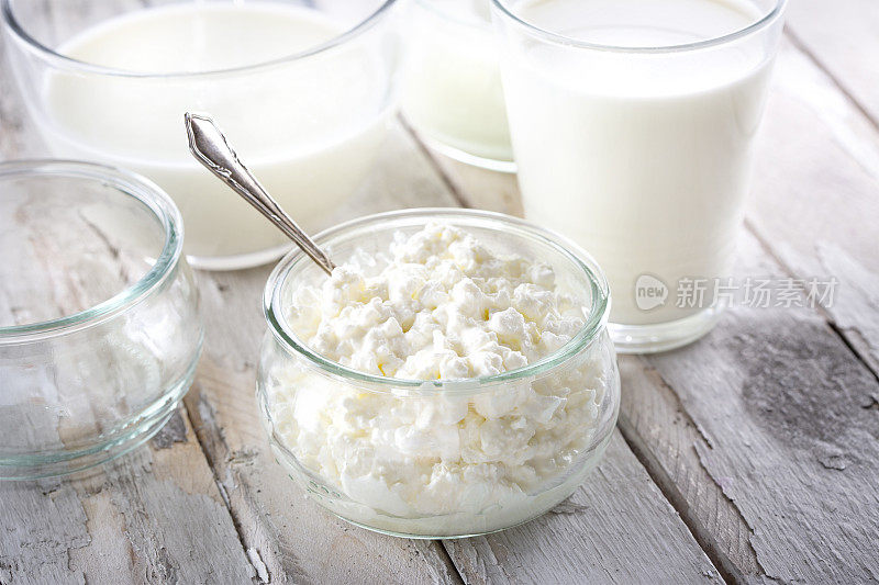 乳制品-牛奶，奶油，酸奶，白干酪