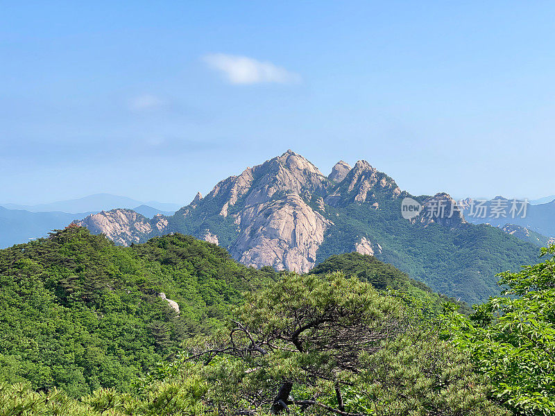 夏季首尔北汉山国立公园