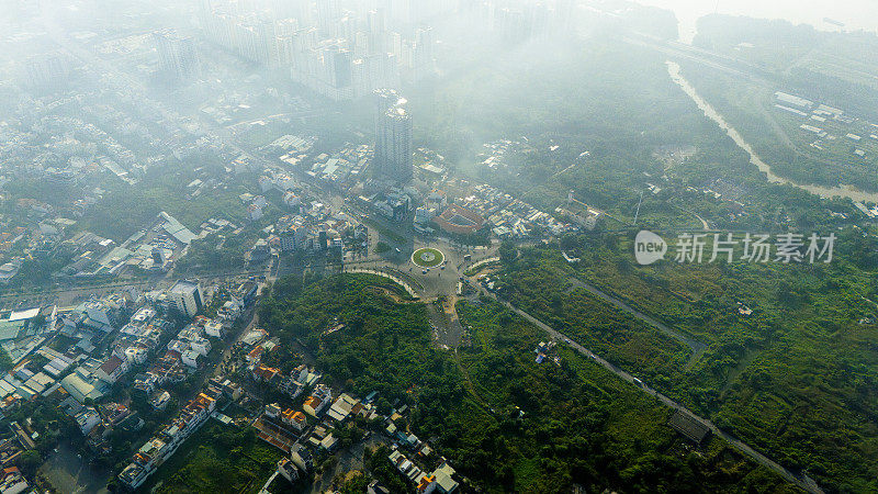 鸟瞰胡志明市天际线和摩天大楼在胡志明市市中心的心脏业务中心。