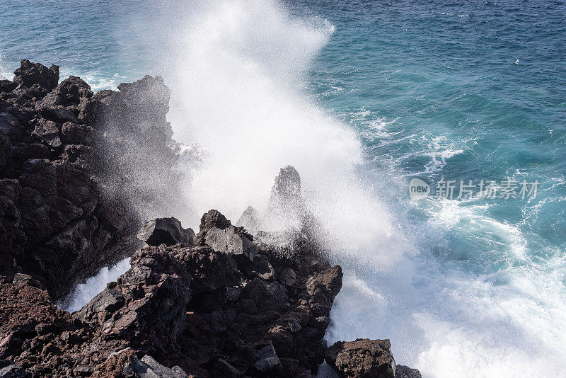 冲浪西海岸的火山加那利岛兰萨罗特岛