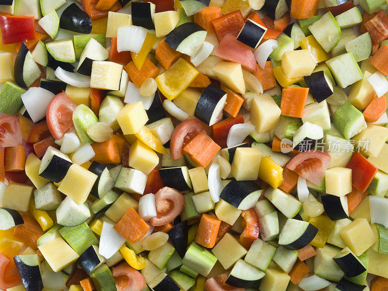 混合蔬菜，西葫芦，胡椒，土豆和胡萝卜
