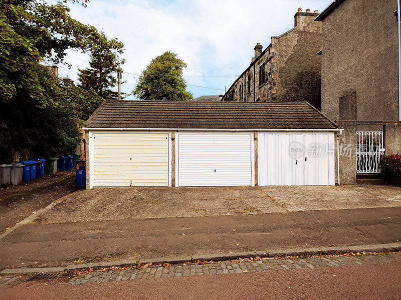 有门的汽车车库在格拉斯哥的苏格兰英格兰英国