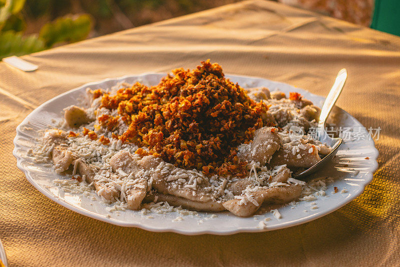 马卡罗勒斯，卡尔帕索斯的传统食物