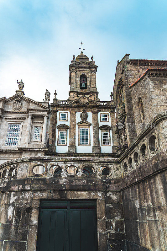 圣弗朗西斯纪念碑教堂在波尔图，葡萄牙