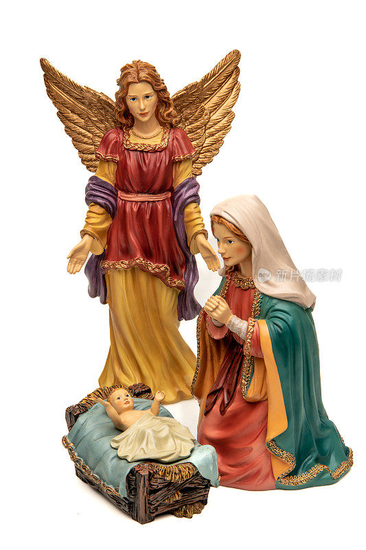 白色背景上的圣母玛利亚、大天使和婴儿耶稣的古老雕像