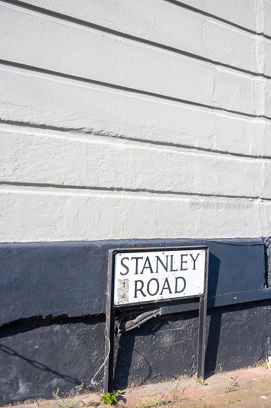 英国肯特郡皇家滕布里奇韦尔斯的斯坦利路的街道名称标志