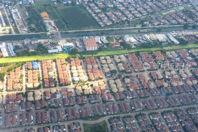 鸟瞰图住房房地产和住宅区在泰国曼谷