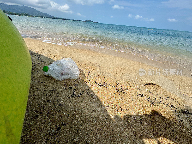 海滩上的塑料垃圾